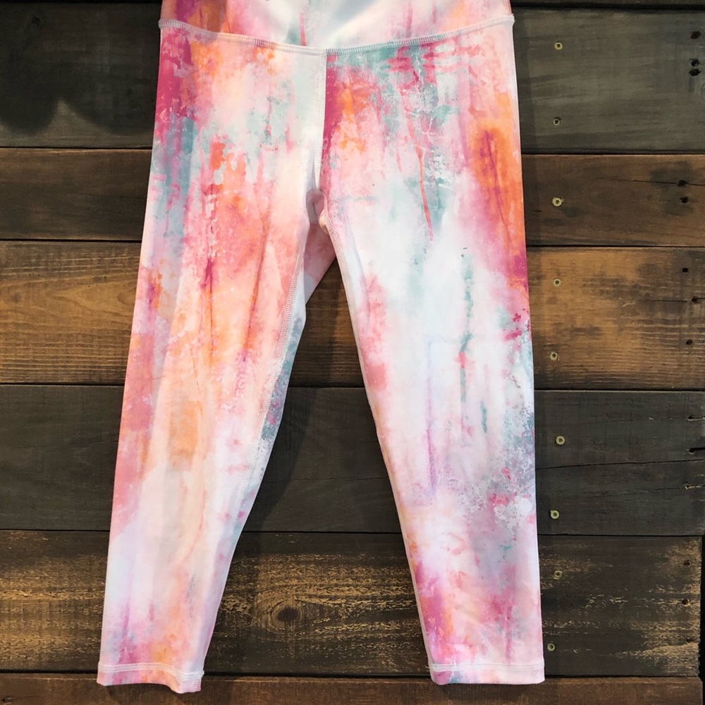 SUPER SOFT MULTICOLOR CROPPED CHICHI LEGGINGS